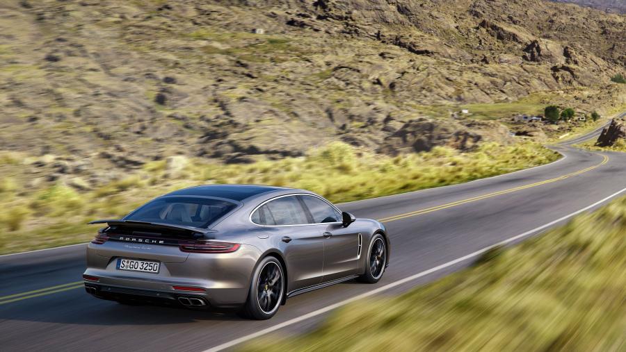  Porsche Panamera Turbo Executive 2016 года  (фото 8 из 13)